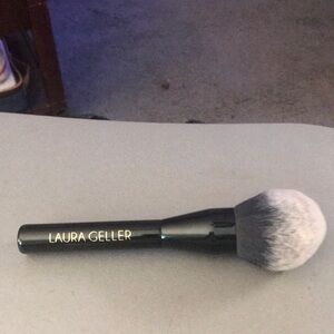 Laura Geller brush